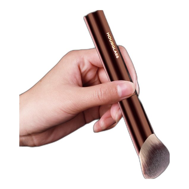 Hourglass Makeup Brush- No.21 Ambient Soft Glow Foundation Brush Soft Fiber Hair Fashion Design Single Face Brush